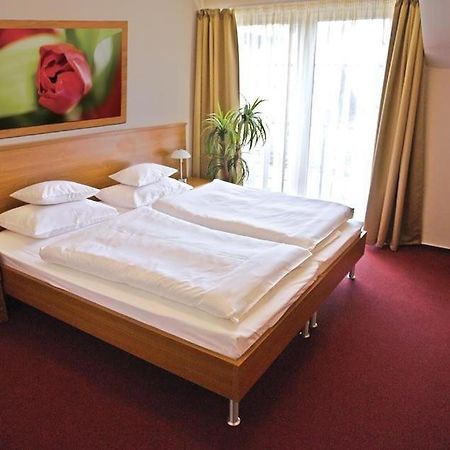 Promedicum Panzio Hotel Veszprém Buitenkant foto