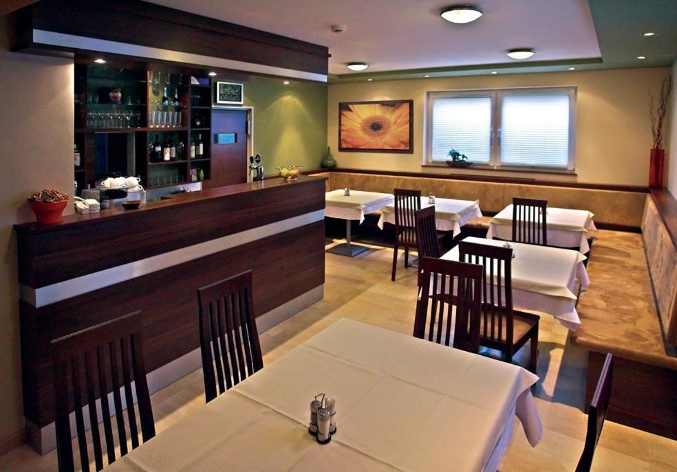 Promedicum Panzio Hotel Veszprém Buitenkant foto